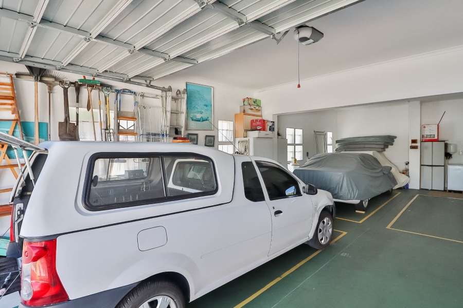 7 Bedroom Property for Sale in Country Club Western Cape